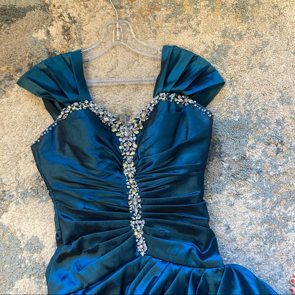 Mori Lee teal/emerald prom dress, Size 6. - Picture 3 of 14